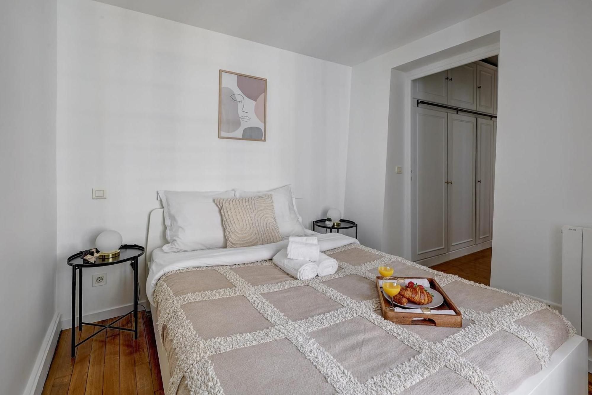 Champs-Elysees - 2Br With Balcony - Cityapartmentstay Paris Exterior photo